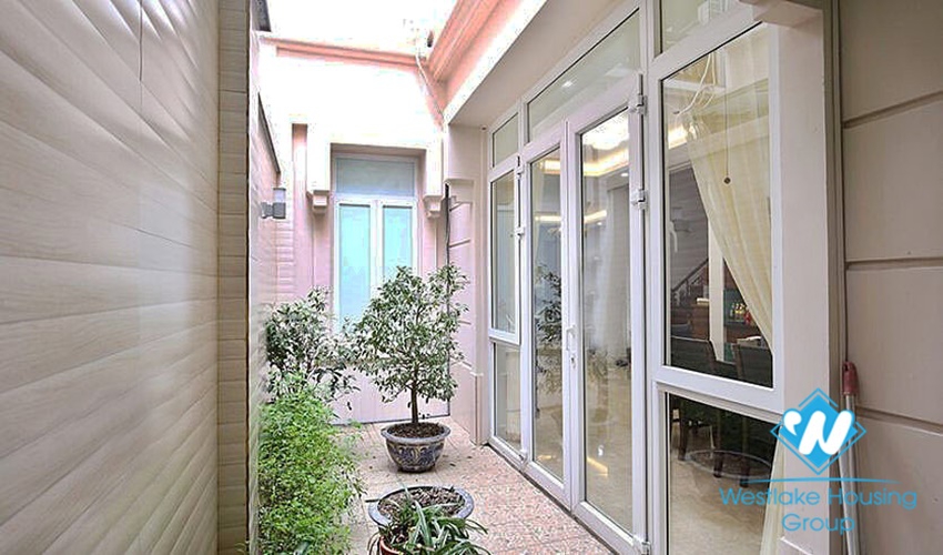 Fully furnished villa for rent with five bedrooms, very open living space